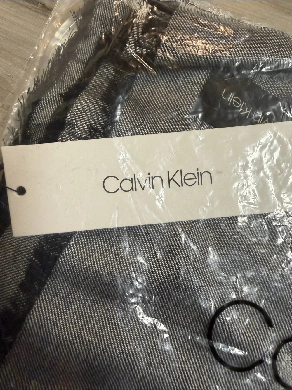 Calvin Klein Patterned Gray scarf